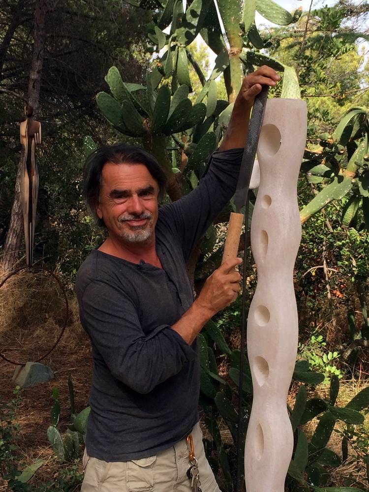  Bildhauer Klaus Christ in Barcelona. 