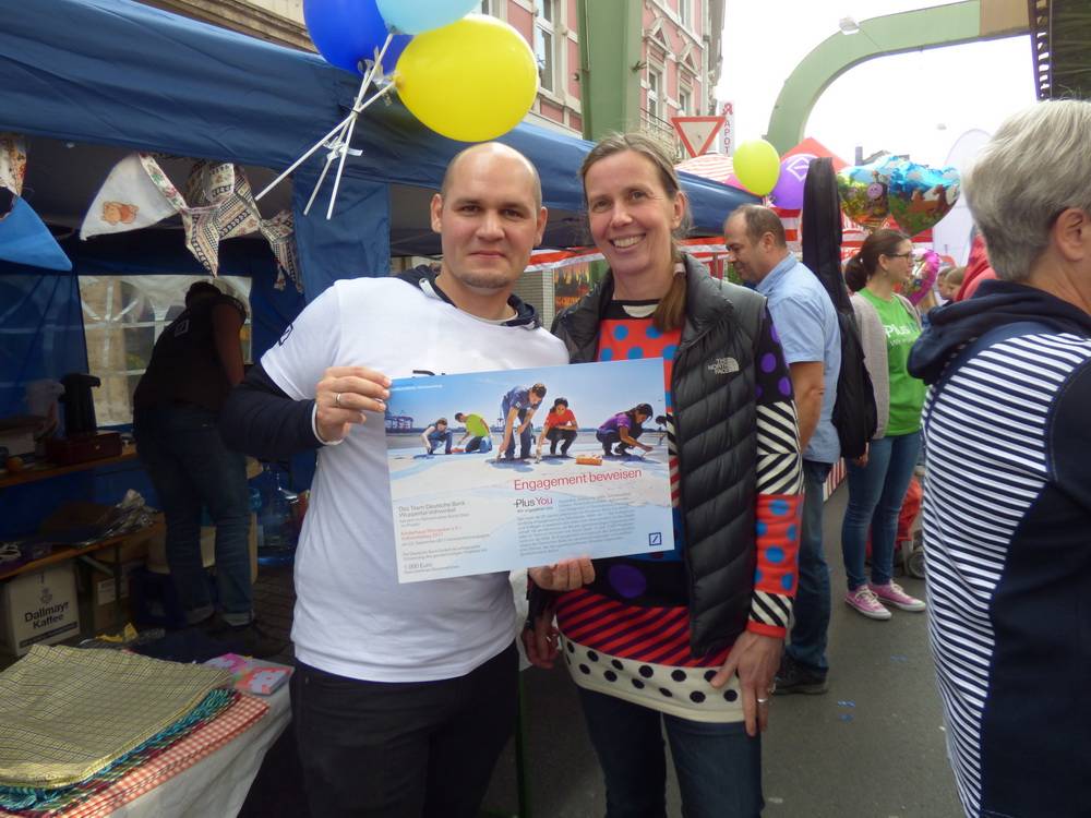  Filialdirektor Kai Kitzelmann und Kerstin Spitzl. 