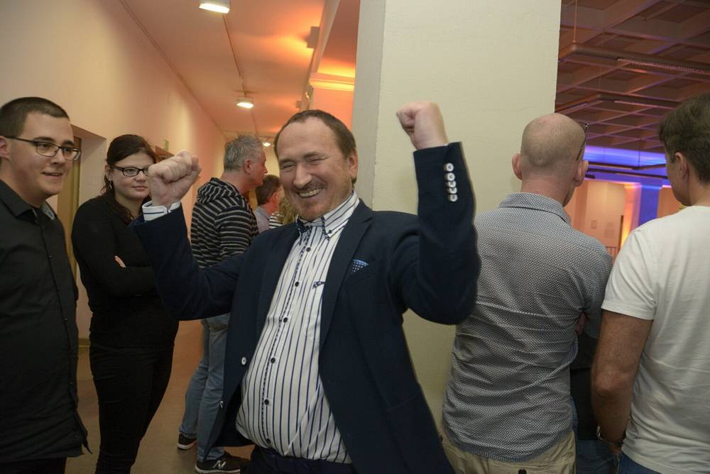  Jubel bei Manfred Todtenhausen von der FDP. 