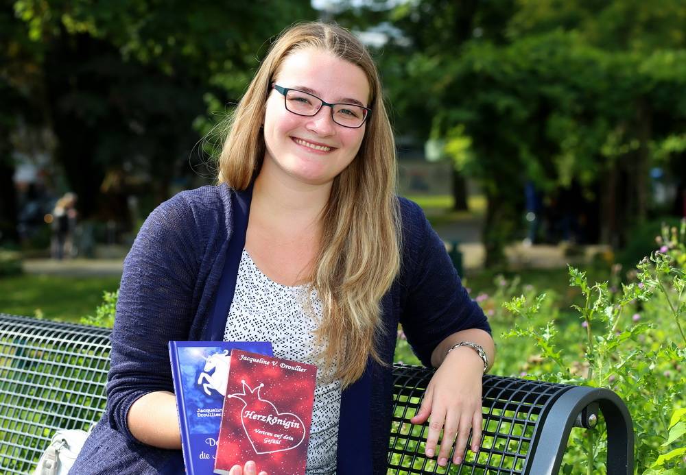  Jacqueline Droullier mag phantasievolle Geschichten — auch in ihren eigenen Büchern. 