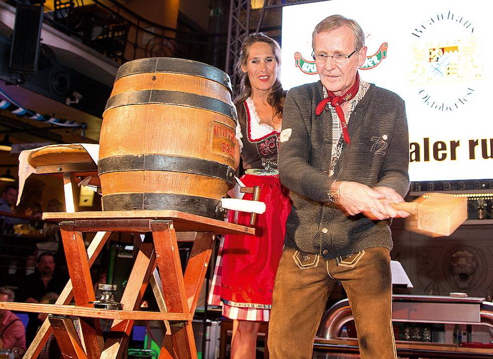 Nun fließt das Festbier im Brauhaus!