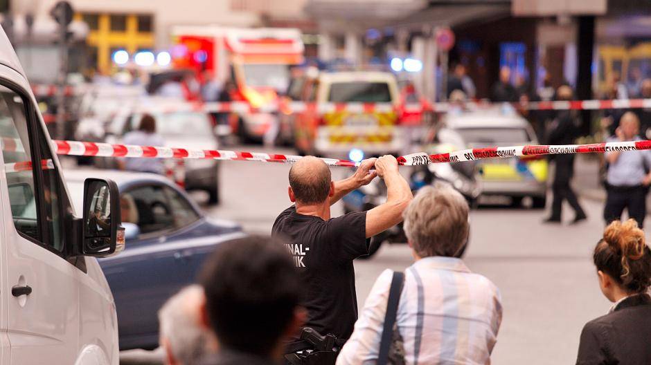 Die Kriminaltechnik trifft am Tatort...