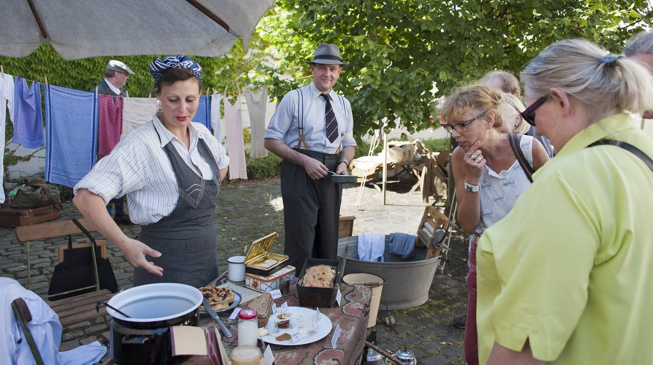 Bahnen, Bandweber, Bilder und Bier