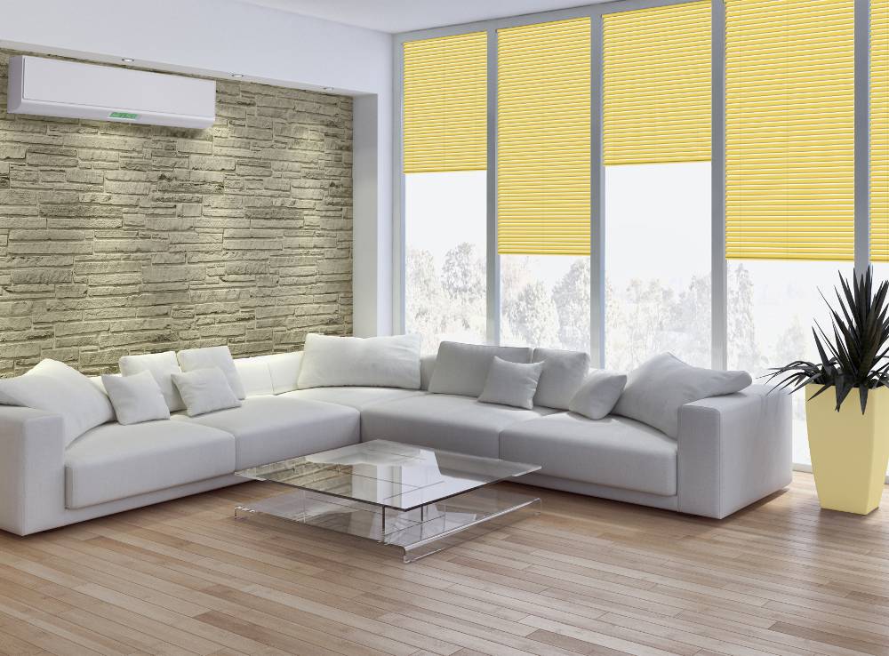 Vorsicht bei Bohrlöchern im Fenster: Montage von Jalousien & Co.