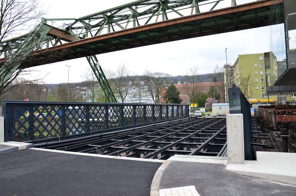 Adlerbrücke: Balken werden ausgetauscht