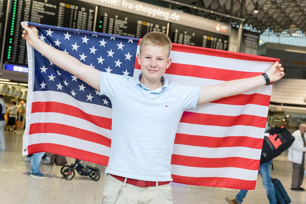  Konrad Nickelt am Frankfurter Flughafen. 