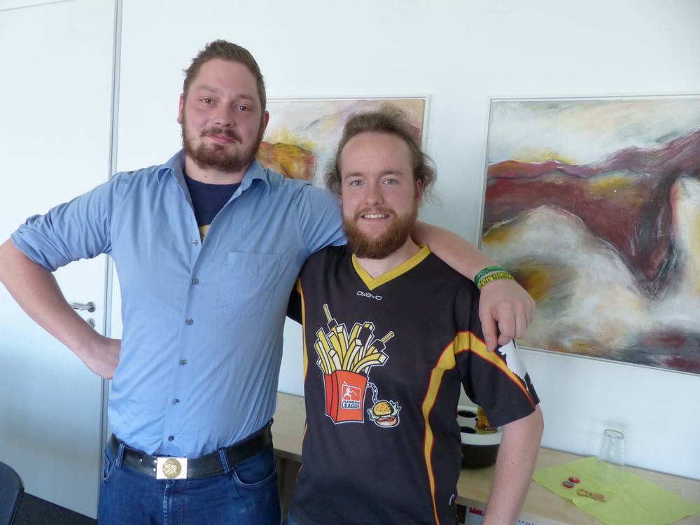  Marc Böhmer und Jan Weber (re. im Trikot der „Pompfritz“) vom Vorstand der Jugger Wuppertal freuen sich auf die Bergischen Meisterschaften: Größer sind nur die German Open und die WM ... 