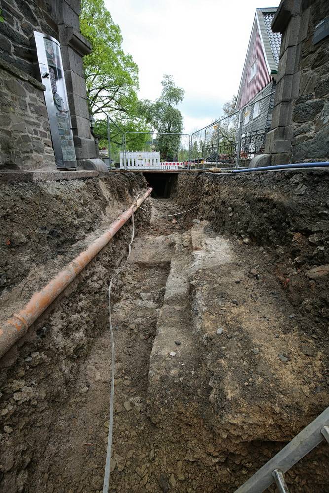  Schloss Burg wird momentan saniert. 
