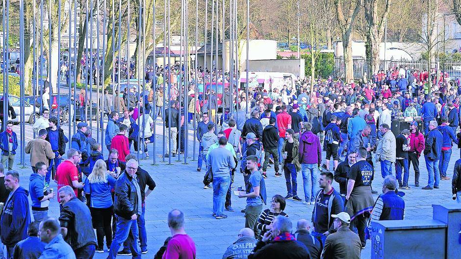  Großer Andrang vor dem Pokal-Knüller WSV gegen RWE. 