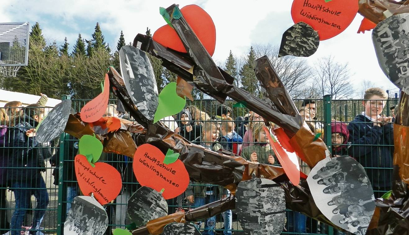 Symbolische „Entwurzelung“