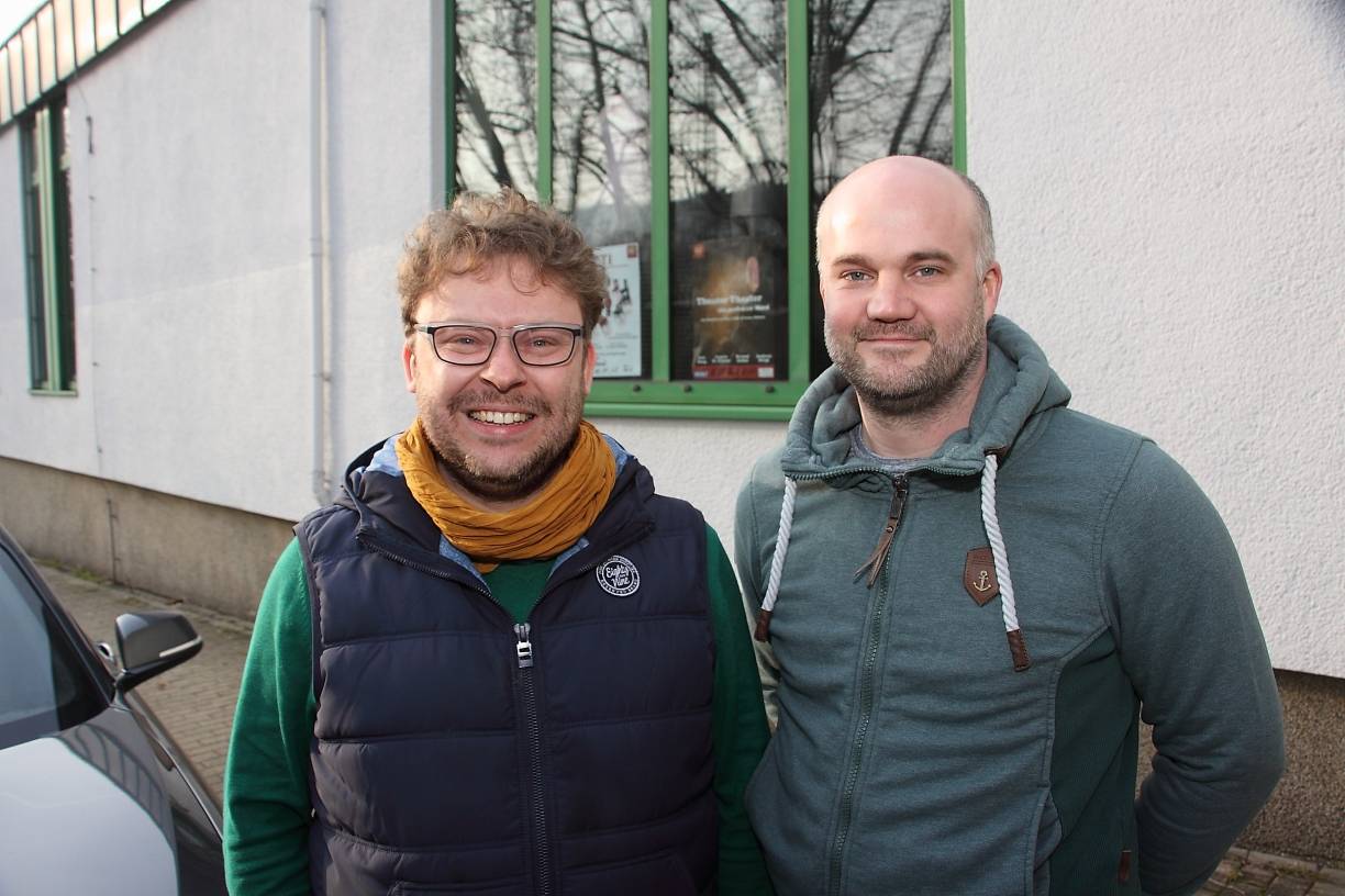  Kristof Stößel und Kristofer Zech begeben sich gemeinsam auf die Suche nach einem neuen Standort.  