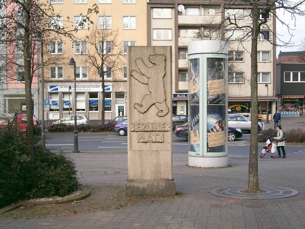  Säule am Berliner Platz. 