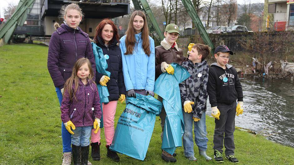 Noch sind die Pfadfinder der "Freien Pfadfinderschaft Schwalbe" ganz sauber und die...