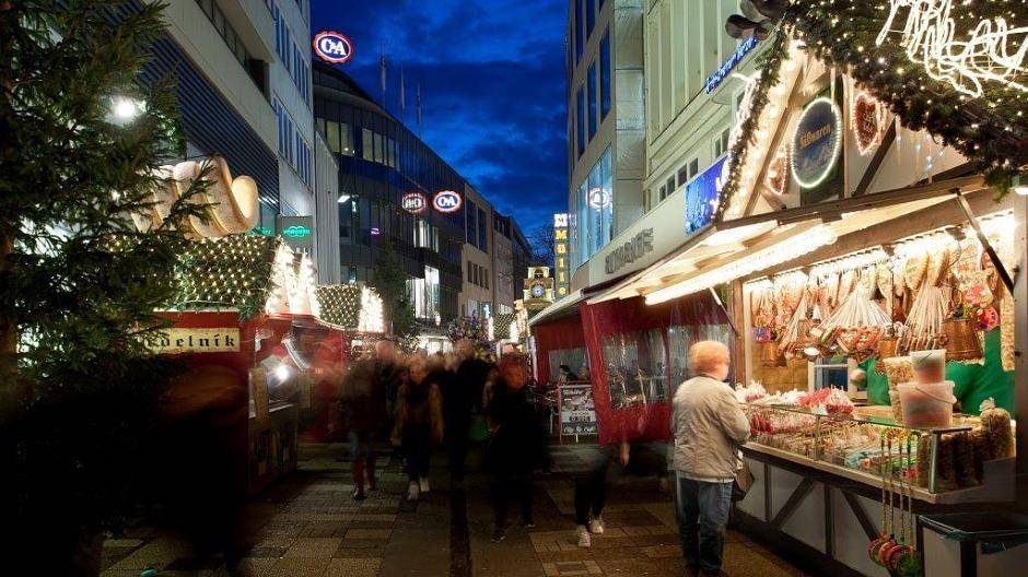  Blick auf den Elberfelder Lichtermarkt 2016. 