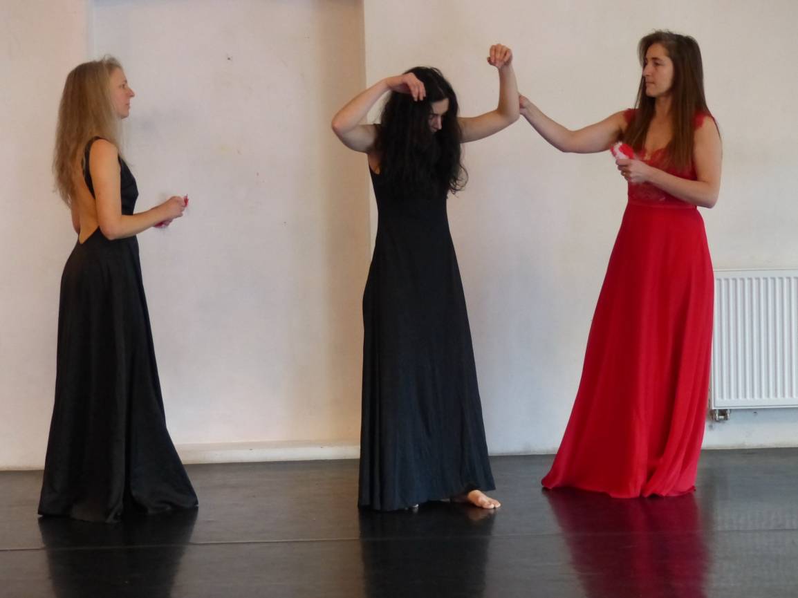 Wie in der Enge des Käfigs