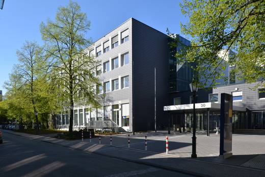  „Pay what you like“ - damit probiert es jetzt die VHS (hier das Gebäude an der Auer Schulstraße 20) bei einigen Veranstaltungen.  