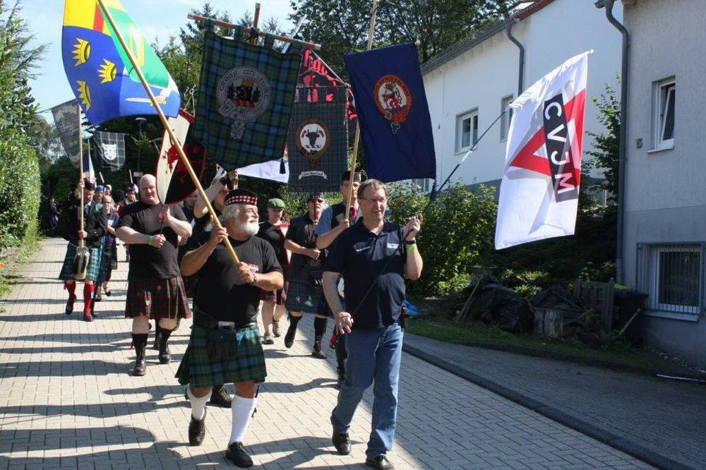  Der traditionelle Umzug. 