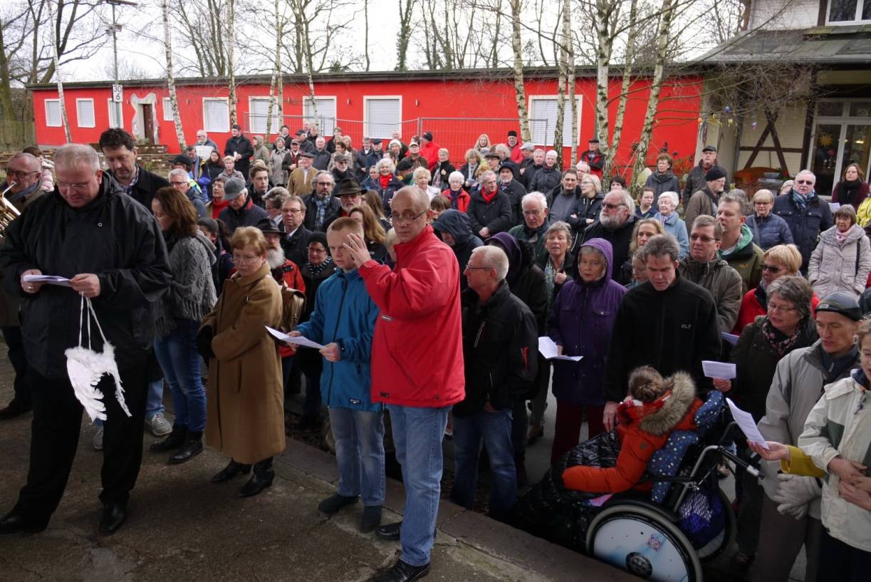  Bestens besucht war die Trassenandacht am Loher Bahnhof auch schon im vergangenen Jahr. Diesmal dürfte es wieder so sein. 