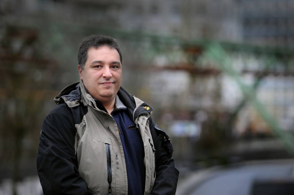  Er hofft, dass sich die Gesellschaft weder von "Pegida" noch von islamistischem Terror dividieren lässt: der Wuppertaler Samir Bouaissa. 