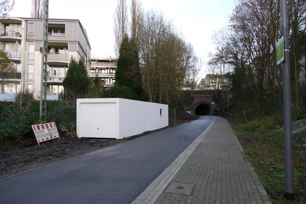  Die Unterbringung der Trassen-Draisine wurde durch Spenden der Stadtsparkasse, der Firma Wolto und des Herstellers Zapf finanziert. 