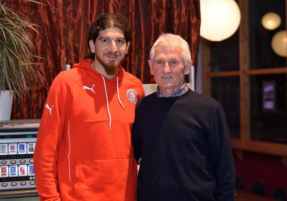  Torjäger unter sich: Ercan Aydogmus (li.) und Günter Pröpper. 