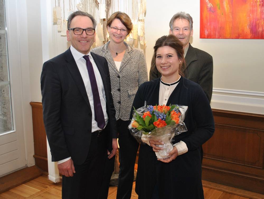  OB Andreas Mucke mit Kim Schreieck. 