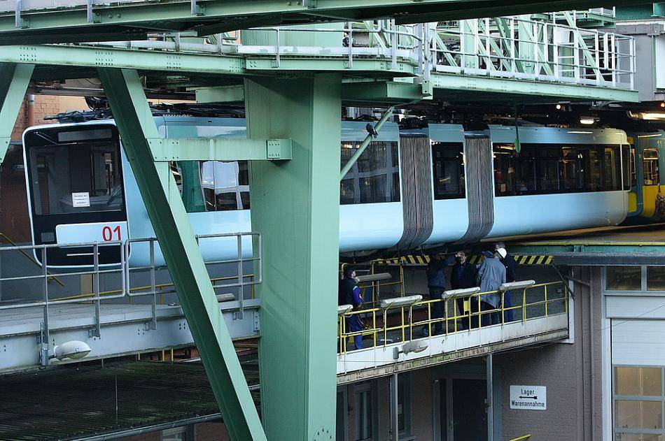 Schwebebahn: Regulärer Nachtbetrieb?
