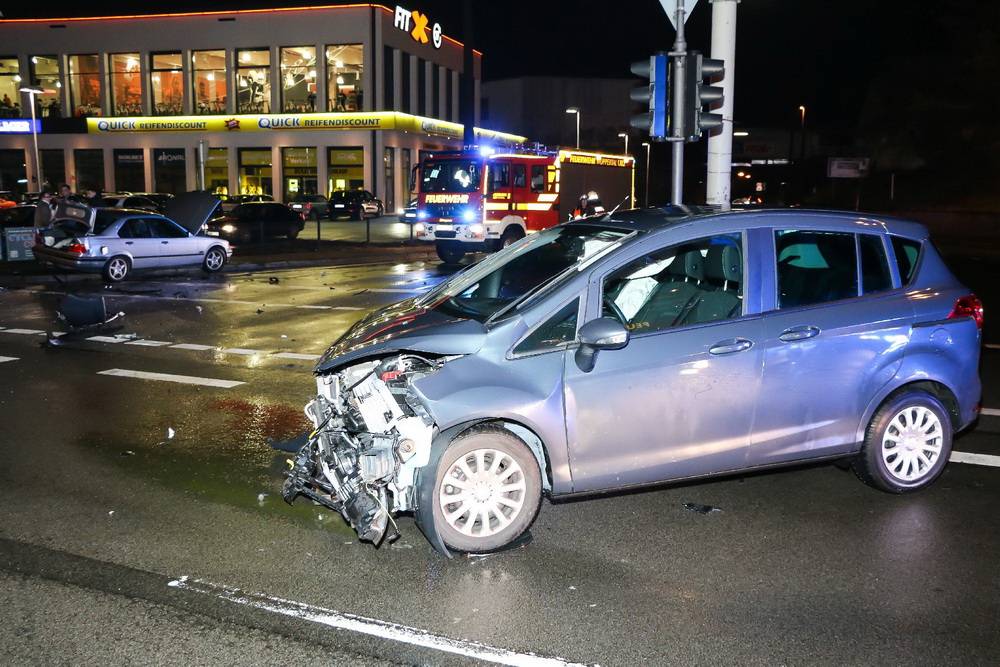  Die Einsatzkräfte sperrten während der Beweisaufnahme mehrere Spuren. 