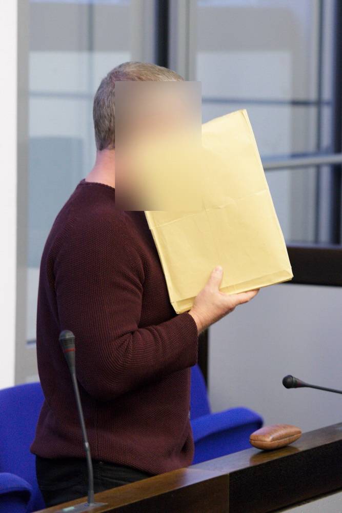 Nachbarin erwürgt: Elf Jahre Haft