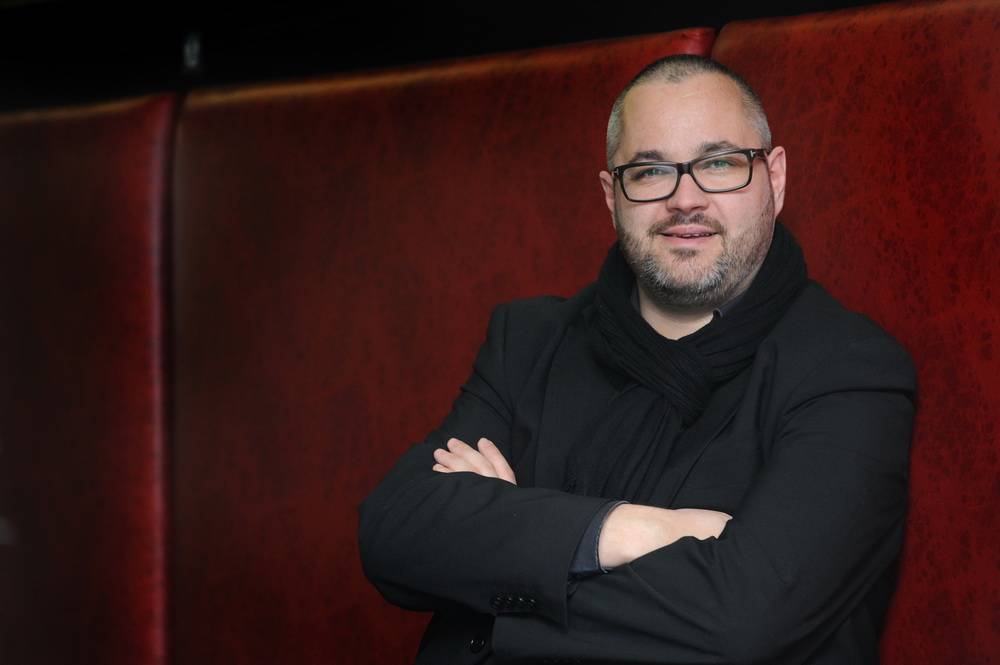  Regisseur Maik Priebe inszeniert in Wuppertal Molières Komödie „Tartuffe“ auf der Bühne der Oper. 