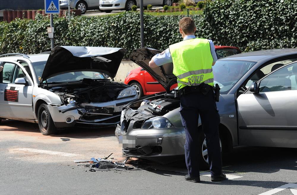  Die Wagen wurden erheblich beschädigt. 