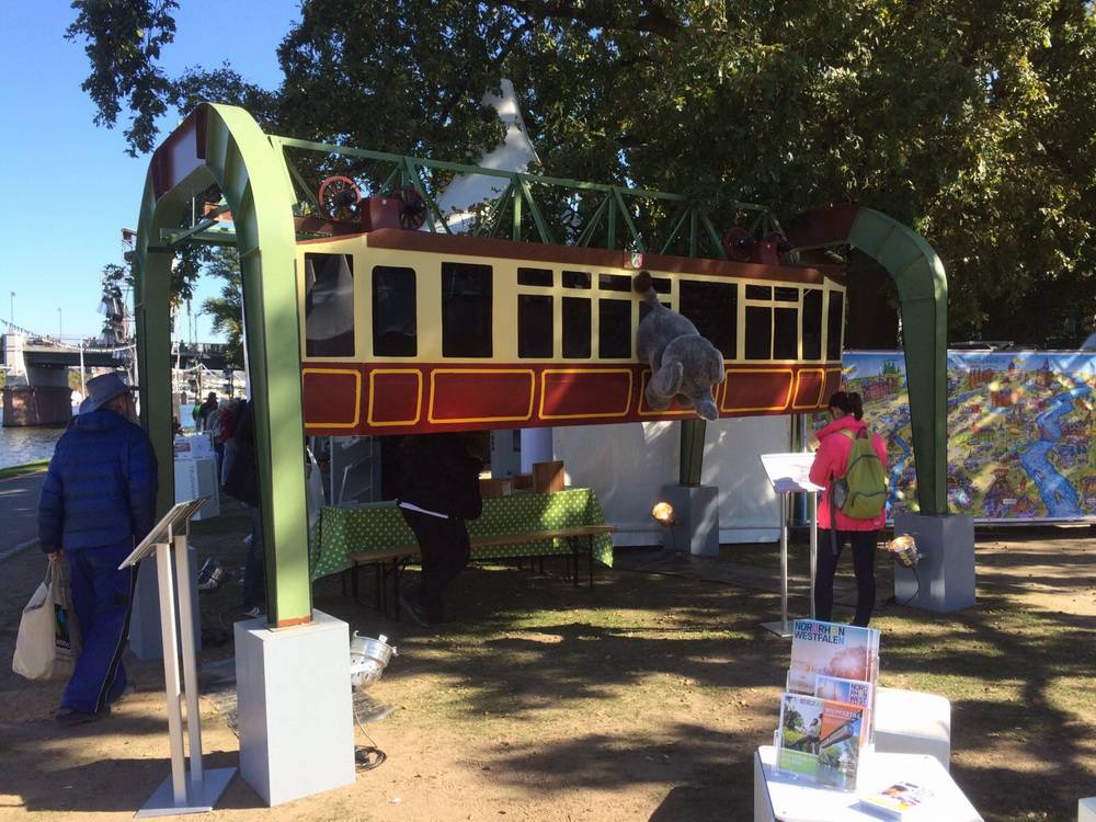  Der Stand war direkt am Schaumainkai aufgebaut. 