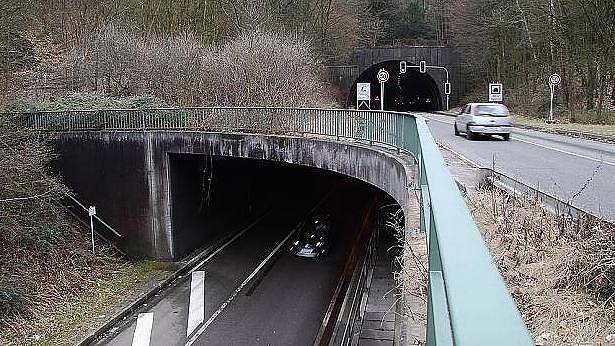 Kiesbergtunnel: Ab Montag mit 50 km/h