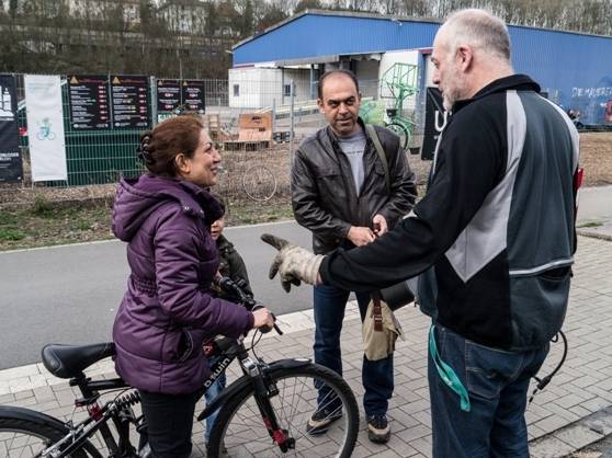 Wuppertaler Fahrradkurse für Flüchtlinge Sicher unterwegs