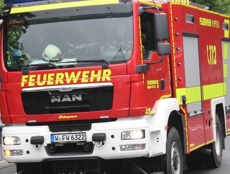 Wuppertaler Feuerwehr half am Niederrhein