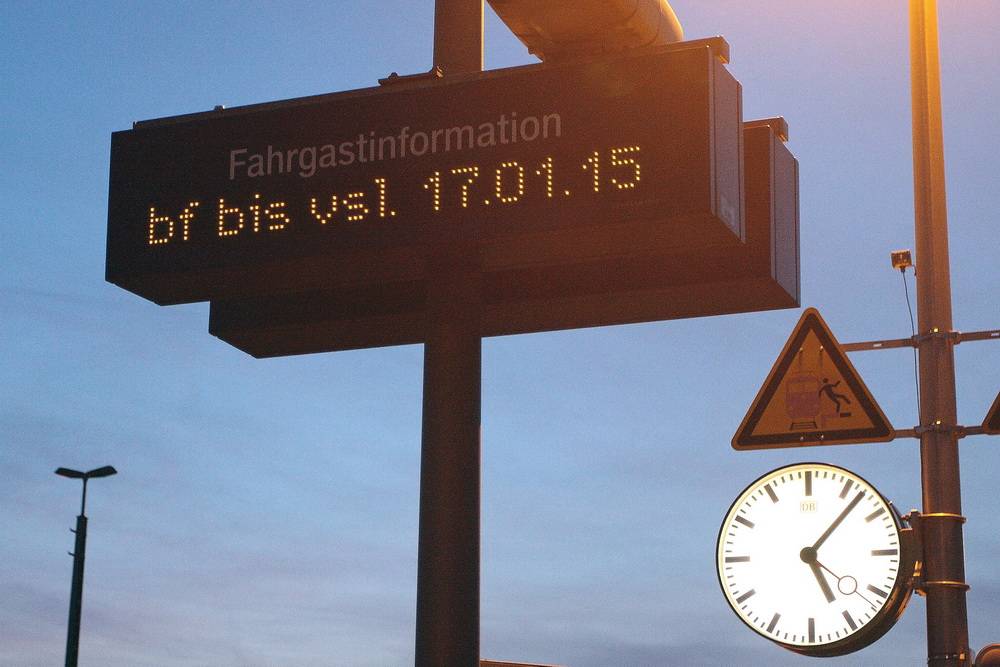  Zugreisende müssen sich in Geduld üben. 