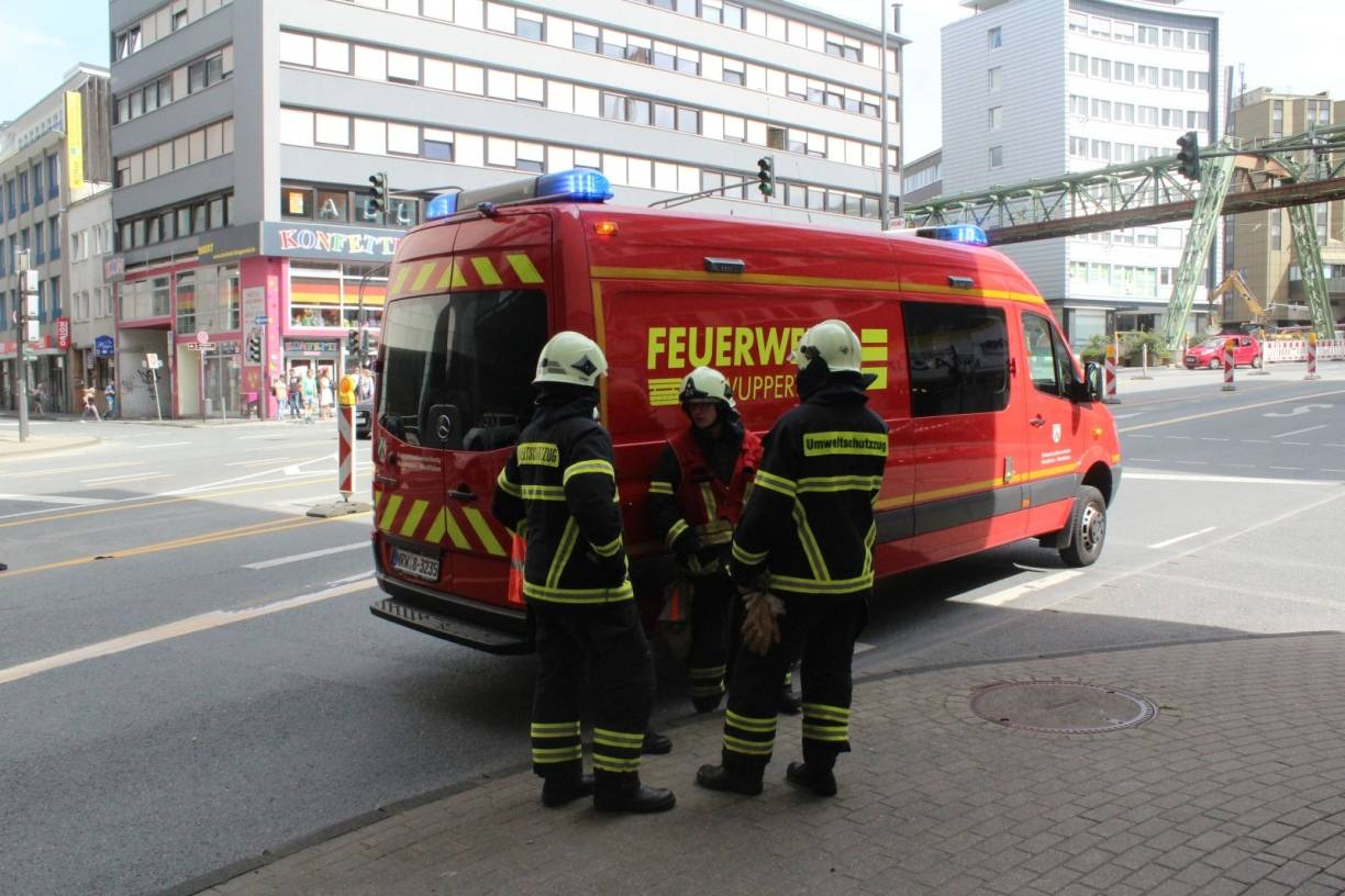 Elberfeld: Unbekannte Flüssigkeit sorgt für Großeinsatz