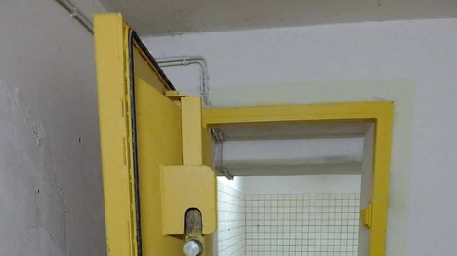 ...und durch eine mehr als einbruchssichere...