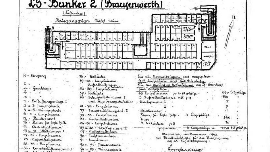 Der Grundriss des Bunkers aus...