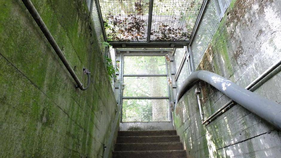 Der Bunkerausgang in Richtung Morianstraße und Kreuzung...