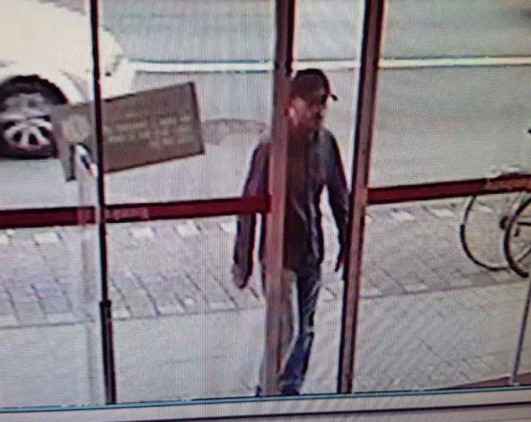 Polizei fahndet mit Bildern nach Supermarkt-Räubern