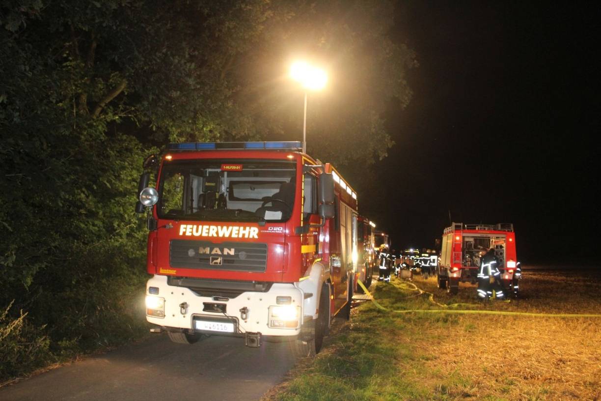  Die Löscharbeiten gestalteten sich schwierig.  