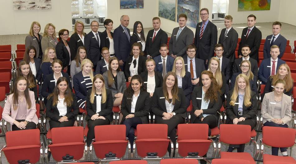 33 neue Sparkassen-Azubis