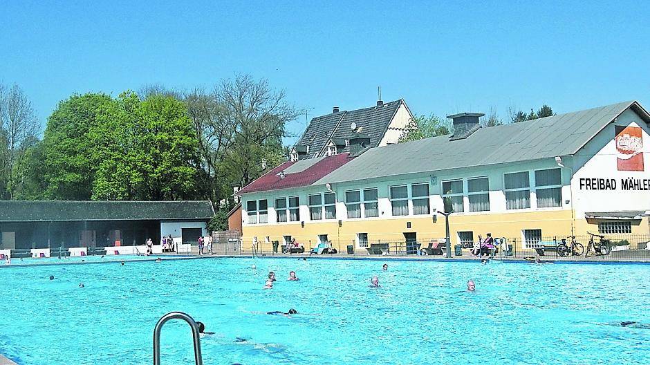  Badespaß in der Mählersbeck. 