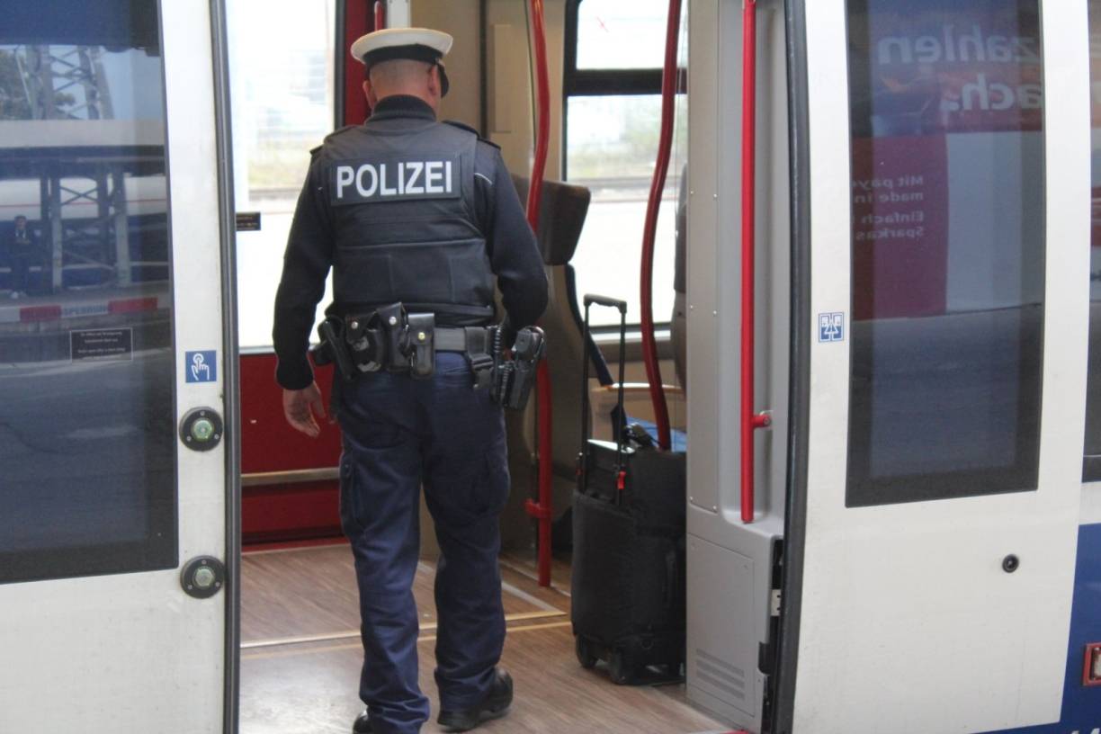 Bombenalarm wegen herrenlosem Koffer