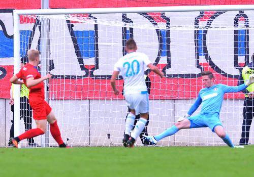 Sebastian Wickl hütet weiter das Tor des WSV.