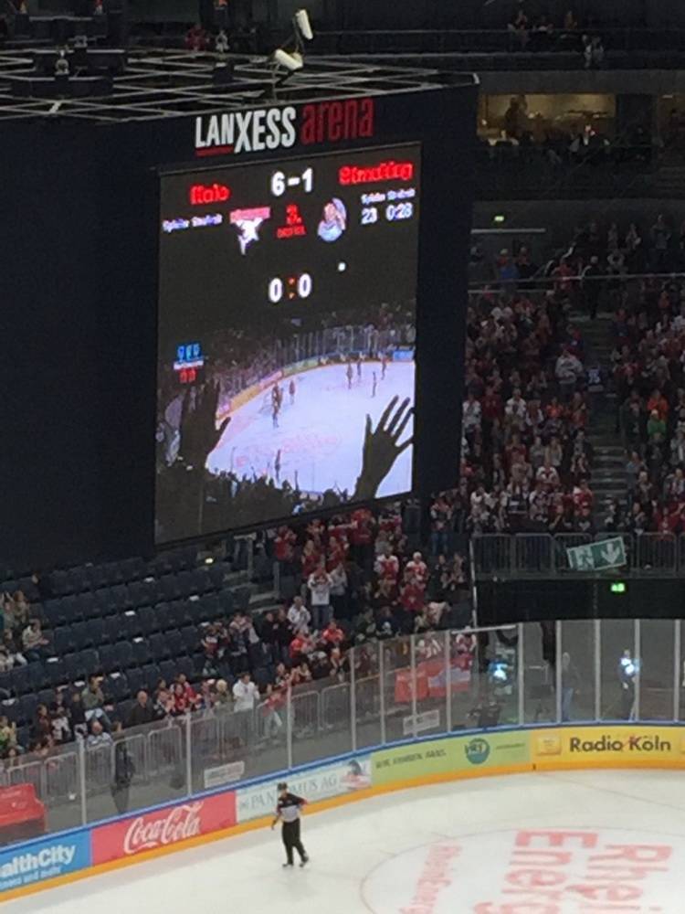  Mit 6:1 fegten die Haie den Gast aus Schwabing vom Eis. 