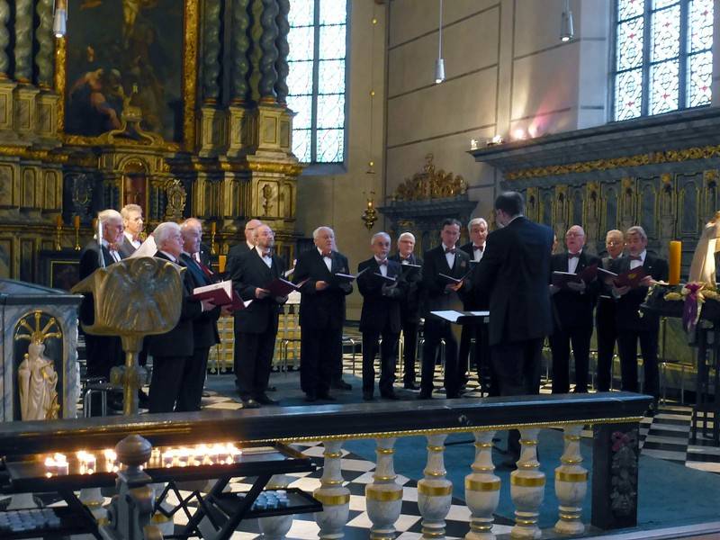  Die Künstler erhielten viel Applaus. 