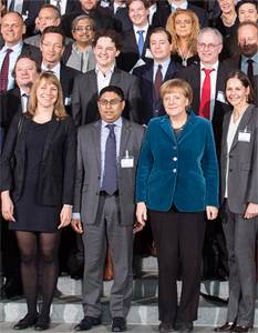  Unter den Experten im Bundeskanzleramt war auch Uni-Rektor Prof. Dr. Lambert T. Koch (3. Reihe, links). 