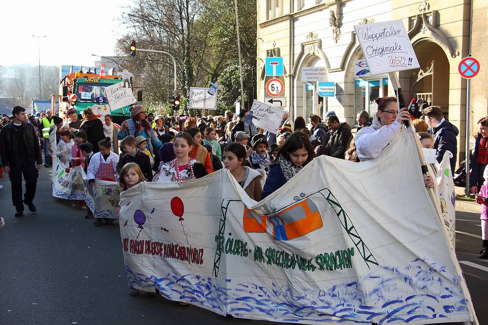 Erneut 100.000 Jecken unterwegs